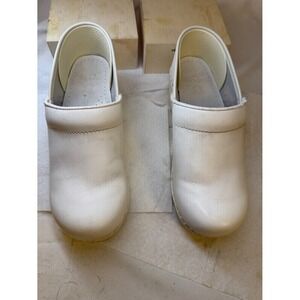 Dansko Professional Clogs White Leather Slip On  Women's Size 38 EU 7.5/8